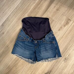 Abercrombie & fitch maternity 4 inch mom short